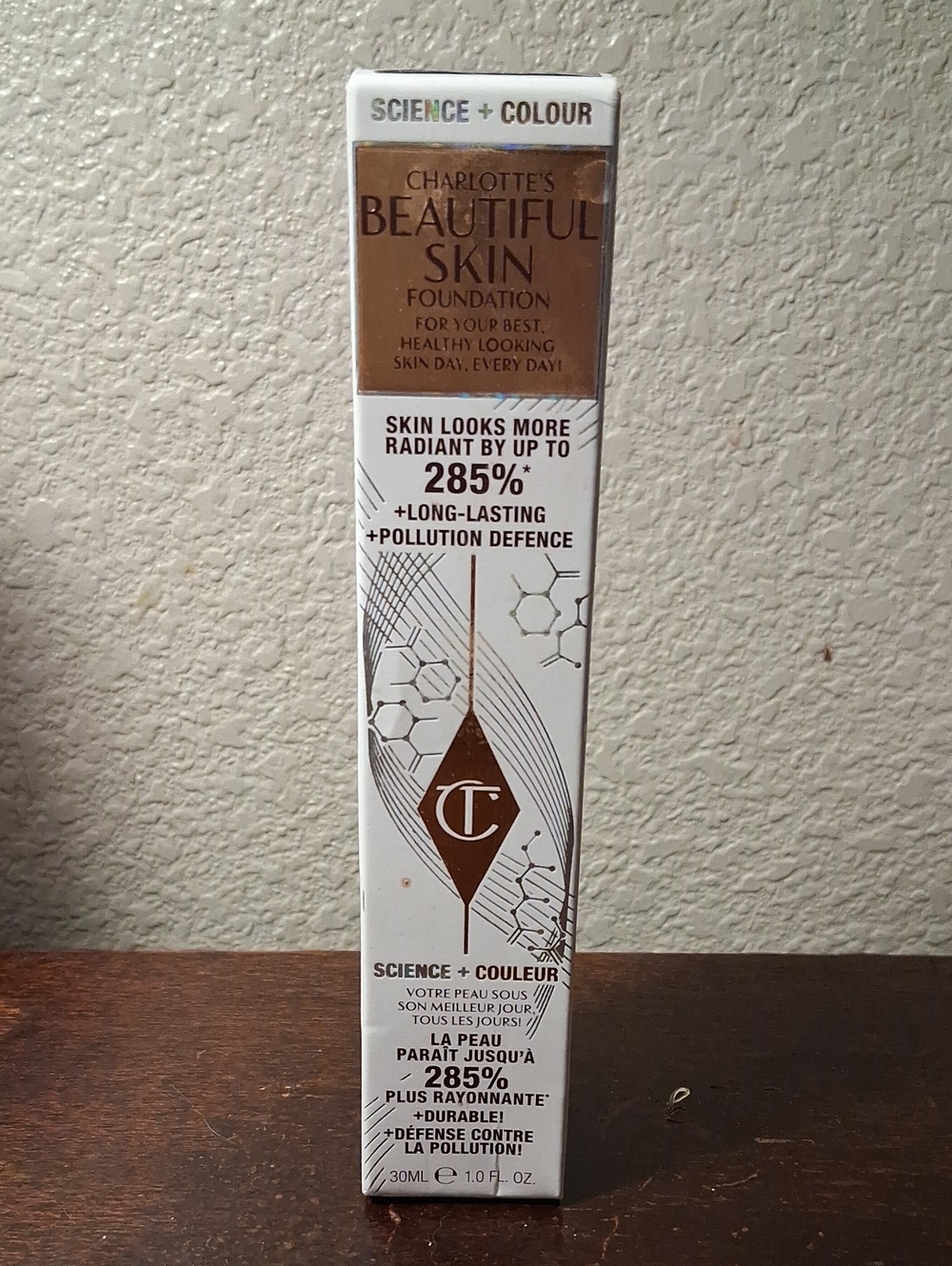 Charlotte Tilbury Beautiful Skin Foundation Box - Color 17 Neutral New.